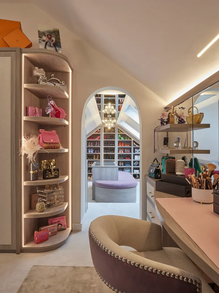 Chatsworth House fitted bedroom storage and vanity area